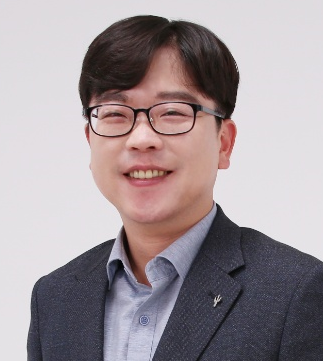 석 광 호 학과장